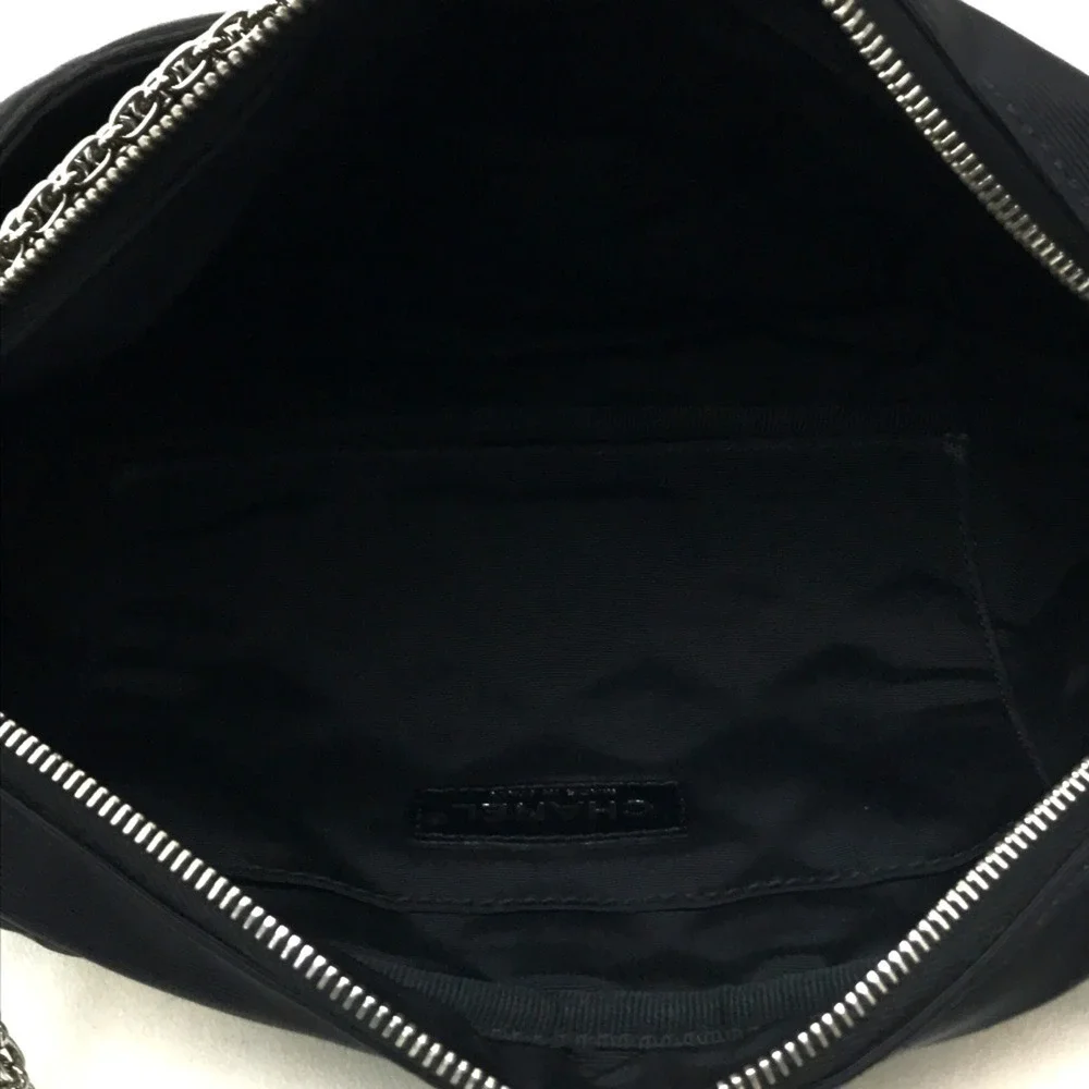 CHANEL Black Shoulder Bag - Picture 7 of 9